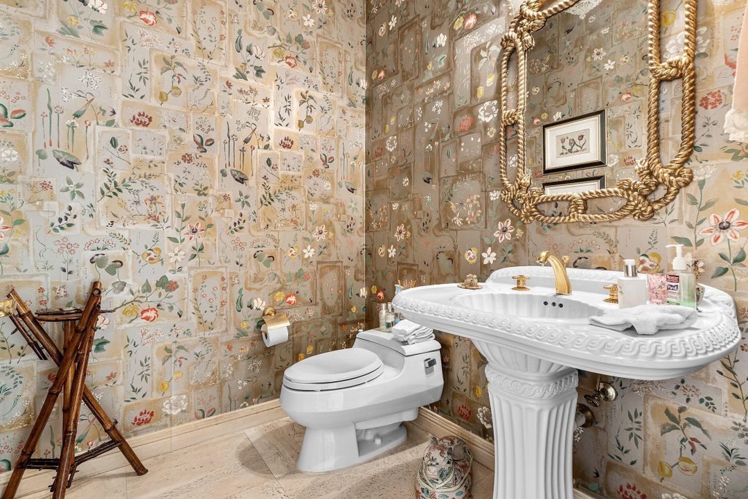 For Sale: $12,500,000 (7 beds, 8 baths, 6542 Square Feet)