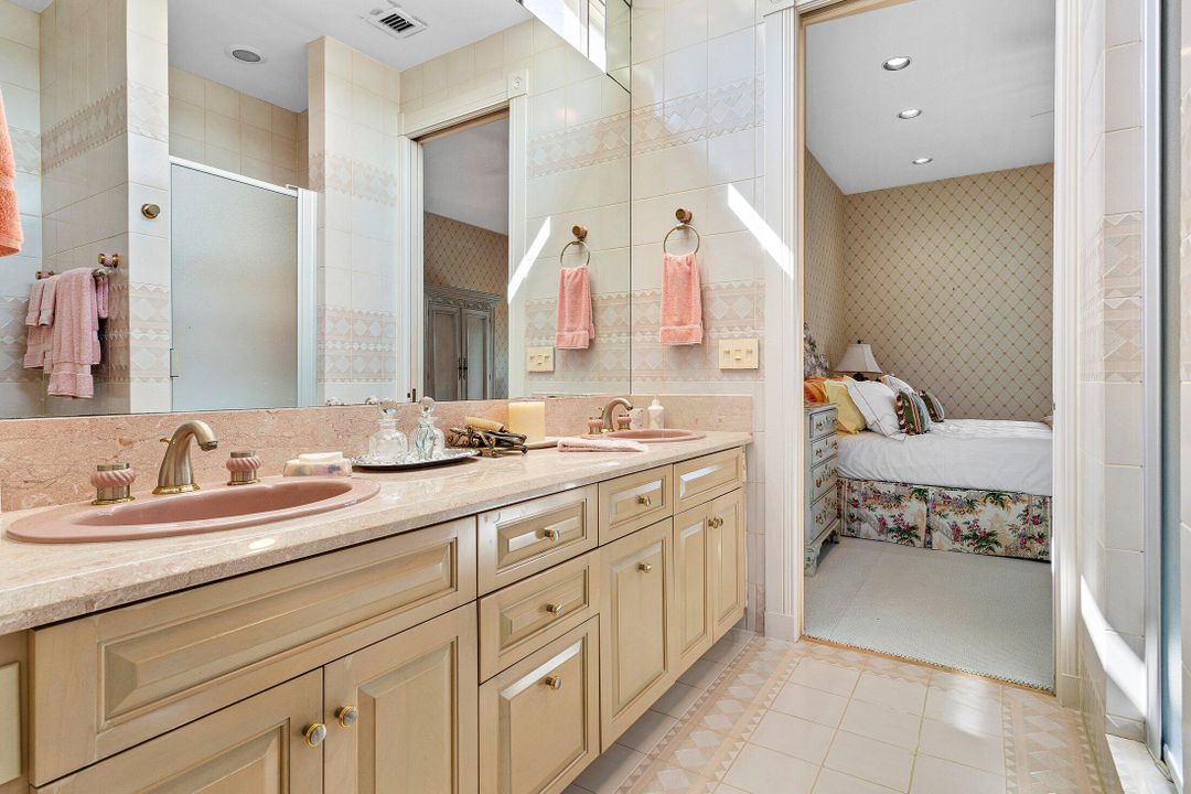 For Sale: $12,500,000 (7 beds, 8 baths, 6542 Square Feet)