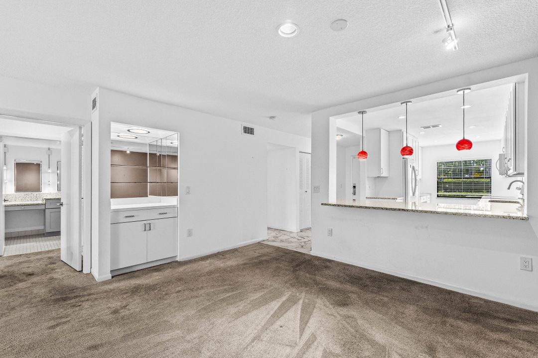 For Sale: $69,900 (2 beds, 2 baths, 1383 Square Feet)