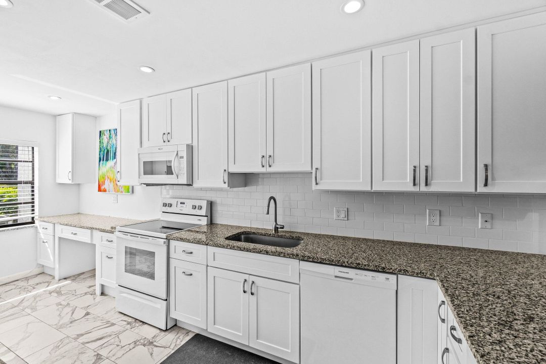 For Sale: $69,900 (2 beds, 2 baths, 1383 Square Feet)