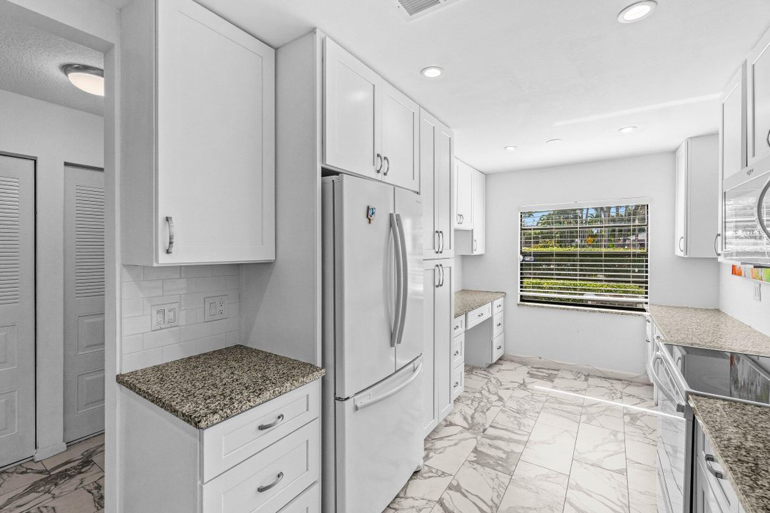 For Sale: $69,900 (2 beds, 2 baths, 1383 Square Feet)