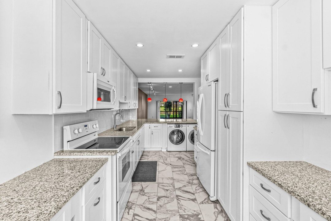 For Sale: $69,900 (2 beds, 2 baths, 1383 Square Feet)