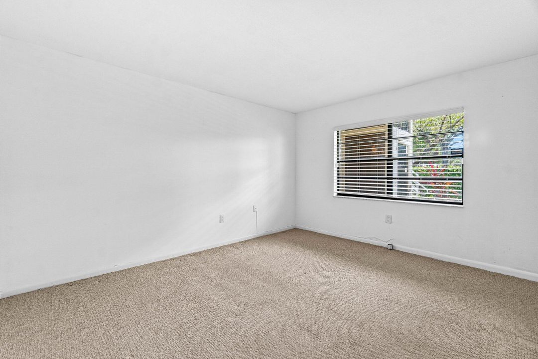 For Sale: $69,900 (2 beds, 2 baths, 1383 Square Feet)