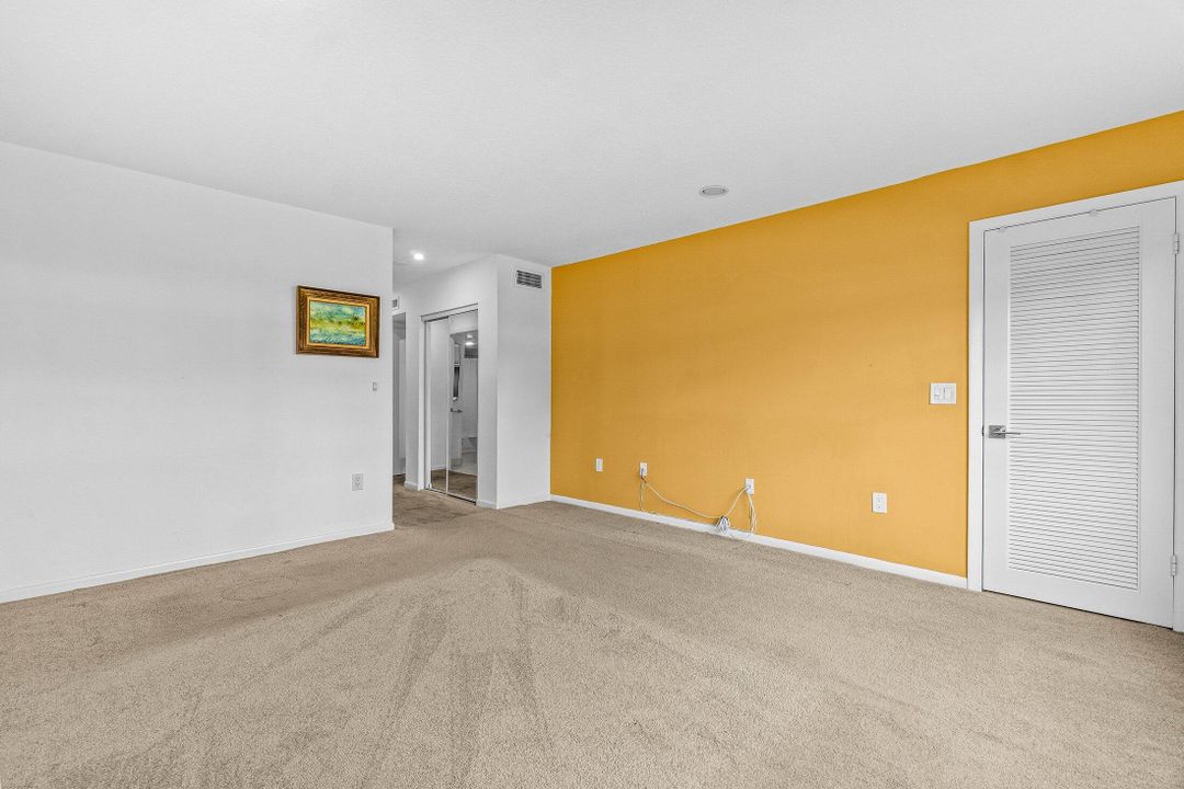 For Sale: $69,900 (2 beds, 2 baths, 1383 Square Feet)