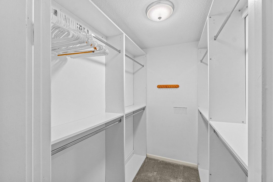 For Sale: $69,900 (2 beds, 2 baths, 1383 Square Feet)