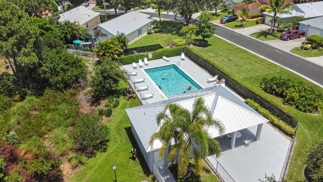 合同活跃: $465,000 (4 贝兹, 2 浴室, 1867 平方英尺)