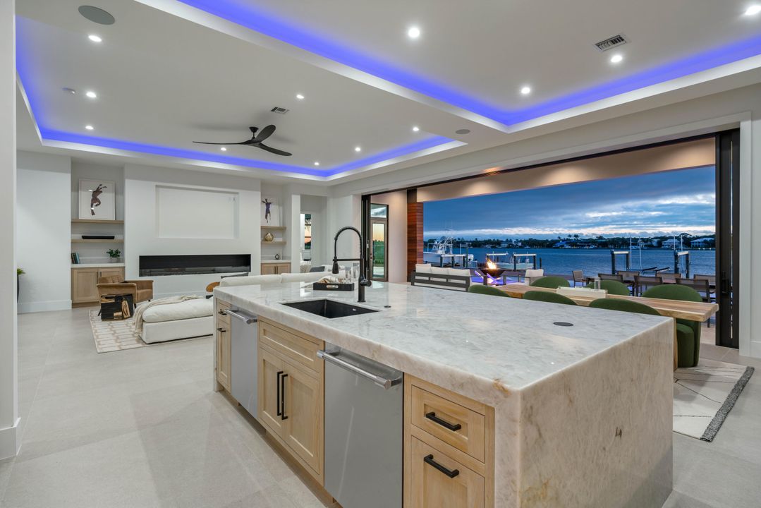 For Sale: $12,495,000 (6 beds, 6 baths, 6555 Square Feet)