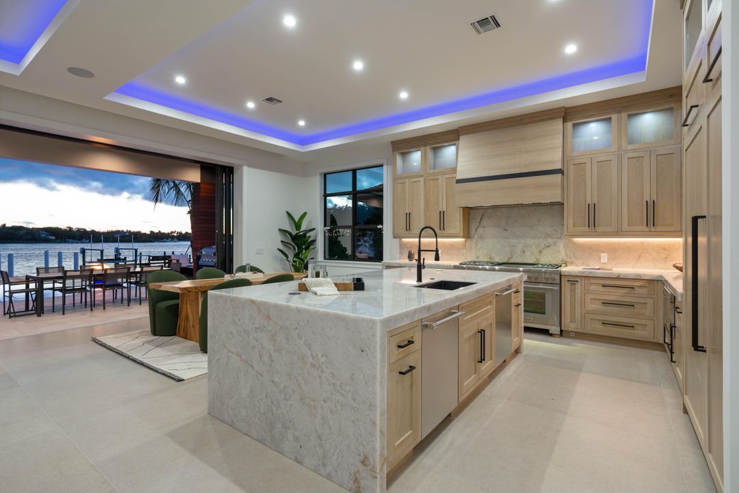 For Sale: $12,495,000 (6 beds, 6 baths, 6555 Square Feet)