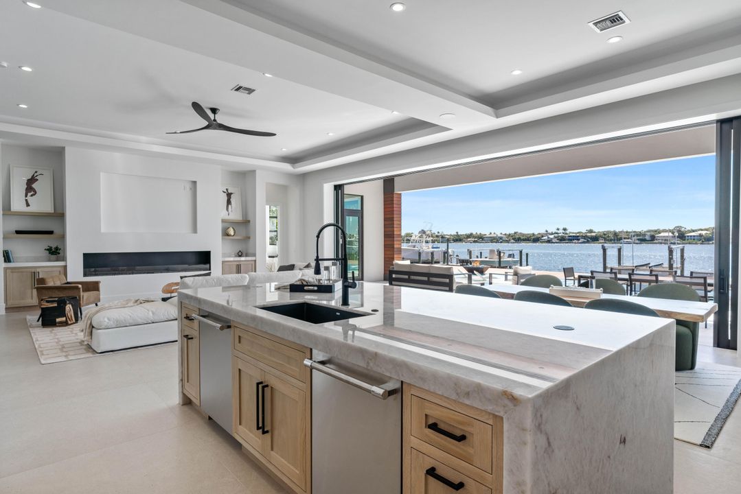 For Sale: $12,495,000 (6 beds, 6 baths, 6555 Square Feet)