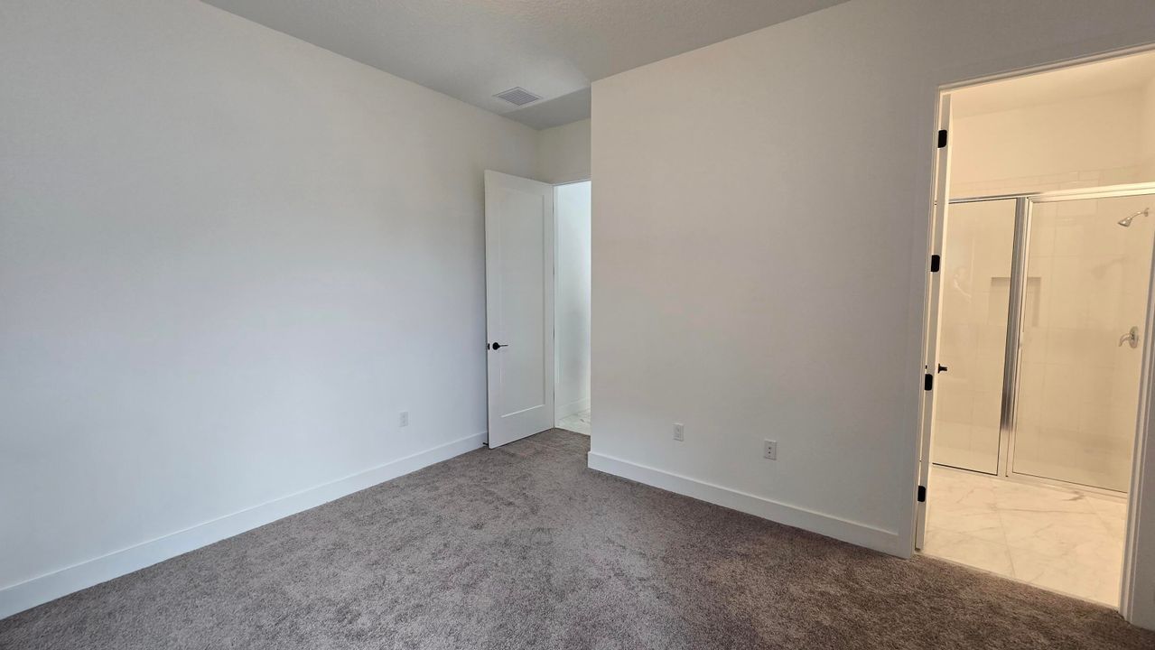 Active With Contract: $8,000 (3 beds, 3 baths, 2240 Square Feet)
