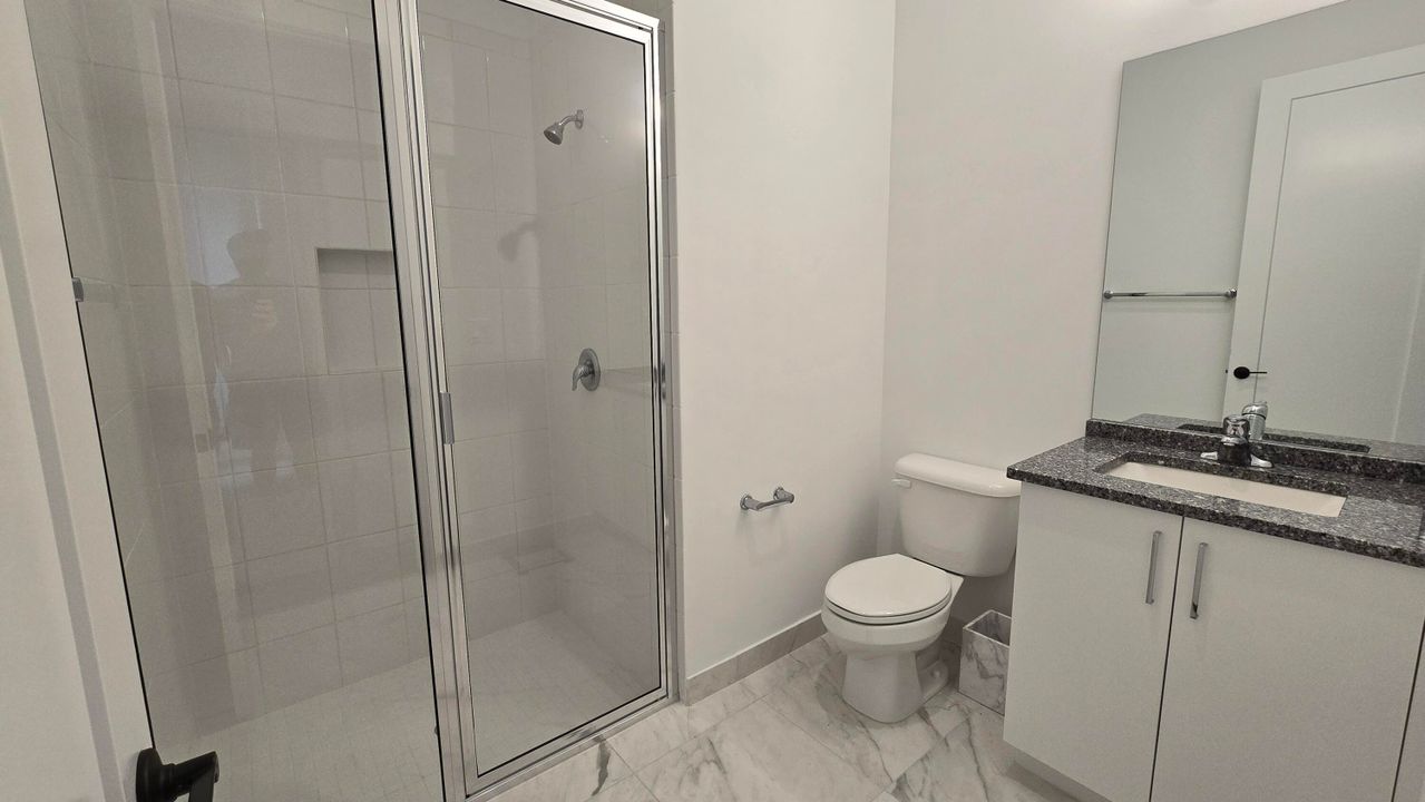 Active With Contract: $8,000 (3 beds, 3 baths, 2240 Square Feet)