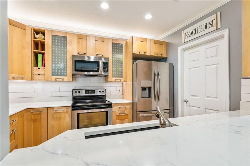 На продажу: $285,000 (3 спален, 2 ванн, 1848 Квадратных фут)