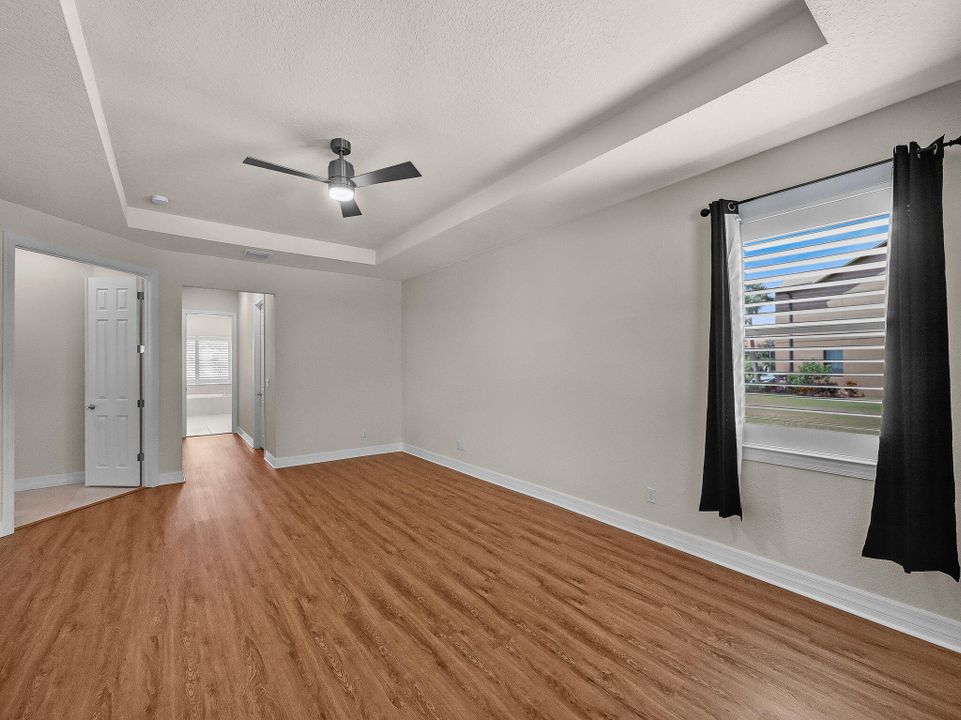 合同活跃: $895,000 (4 贝兹, 3 浴室, 3089 平方英尺)