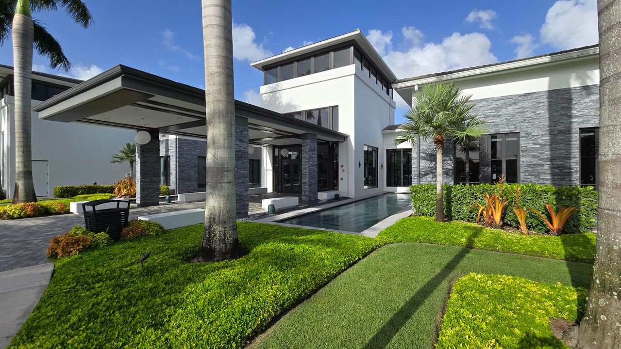 Active With Contract: $8,000 (3 beds, 3 baths, 2240 Square Feet)