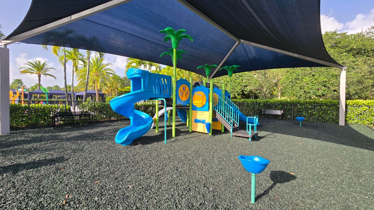 Active With Contract: $8,000 (3 beds, 3 baths, 2240 Square Feet)