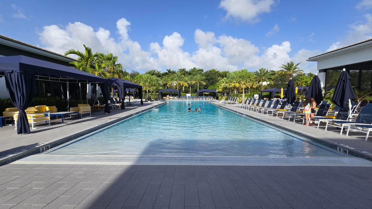 Active With Contract: $8,000 (3 beds, 3 baths, 2240 Square Feet)