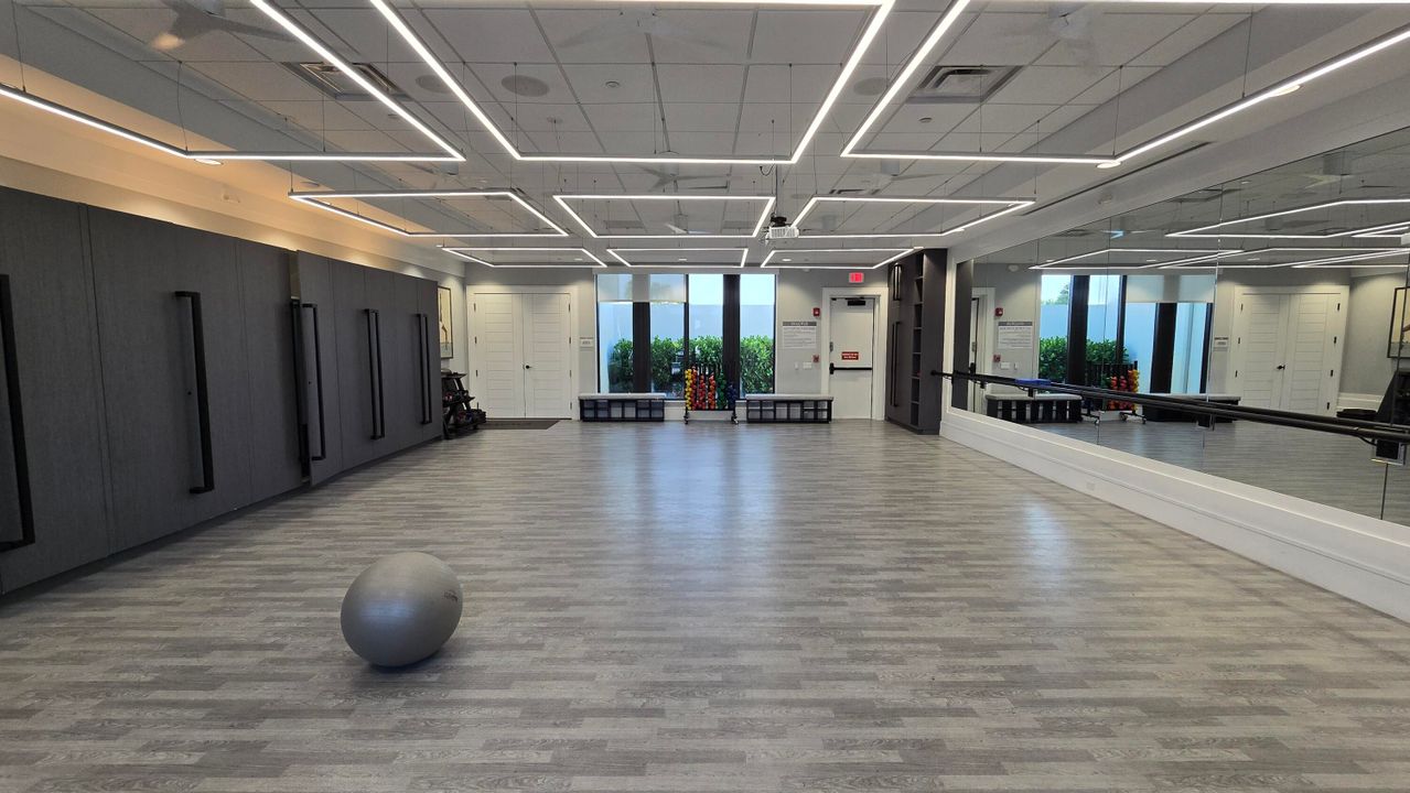 Active With Contract: $8,000 (3 beds, 3 baths, 2240 Square Feet)