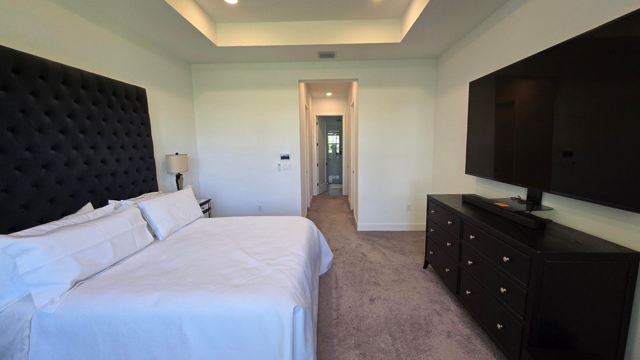 Active With Contract: $8,000 (3 beds, 3 baths, 2240 Square Feet)