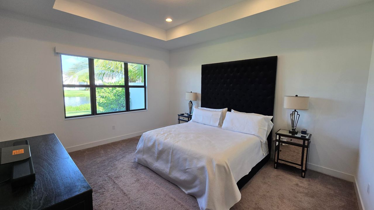 Active With Contract: $8,000 (3 beds, 3 baths, 2240 Square Feet)