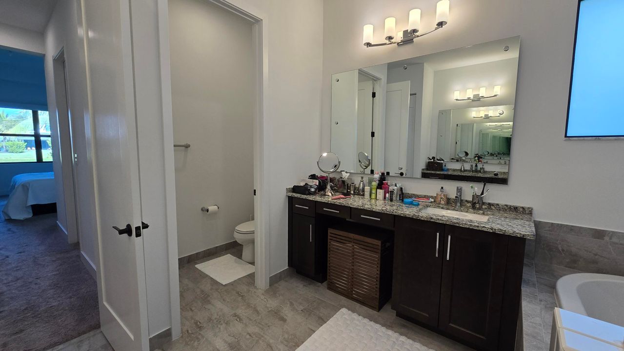 Active With Contract: $8,000 (3 beds, 3 baths, 2240 Square Feet)