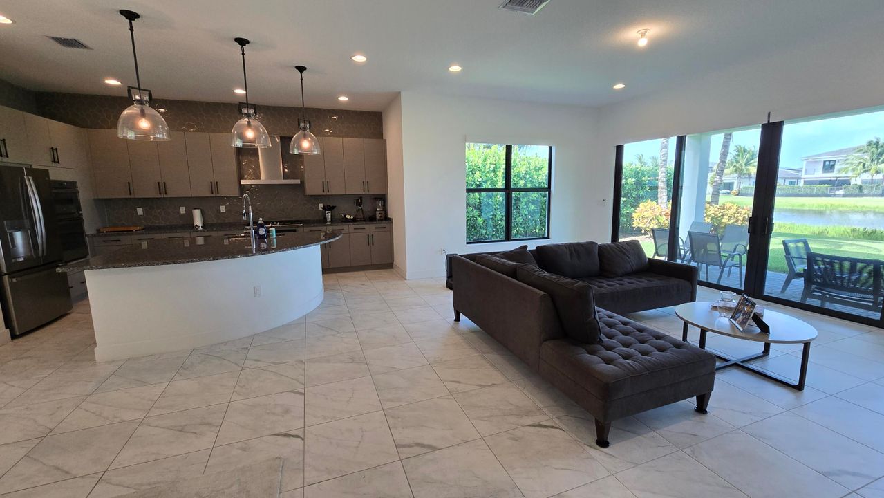 Active With Contract: $8,000 (3 beds, 3 baths, 2240 Square Feet)