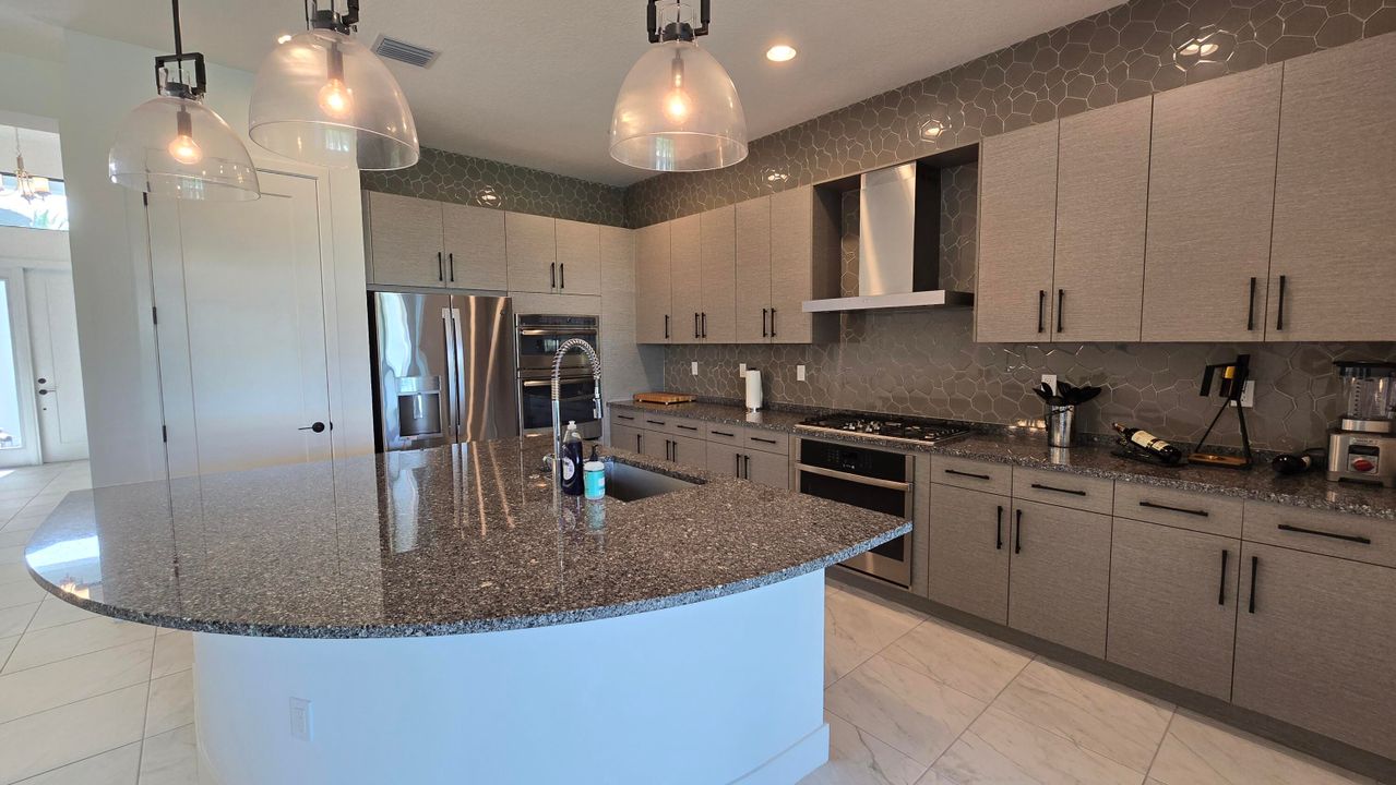 Active With Contract: $8,000 (3 beds, 3 baths, 2240 Square Feet)