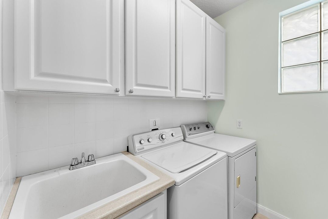 For Rent: $6,500 (4 beds, 3 baths, 2612 Square Feet)