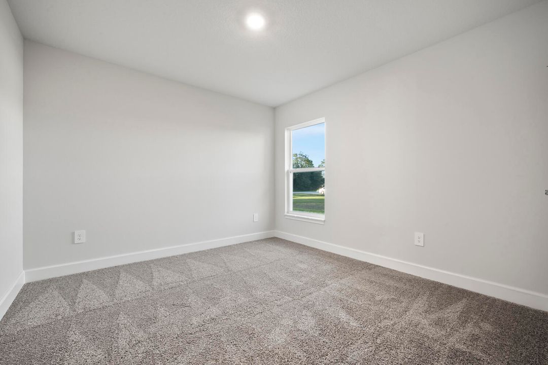 Activo con contrato: $475,000 (4 camas, 3 baños, 2265 Pies cuadrados)