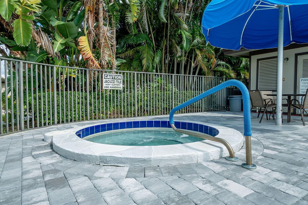 На продажу: $915,000 (3 спален, 3 ванн, 1800 Квадратных фут)