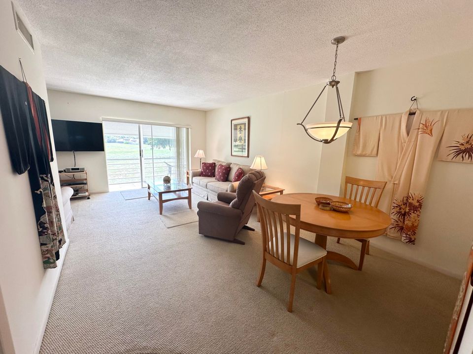 合同活跃: $119,900 (1 贝兹, 1 浴室, 850 平方英尺)