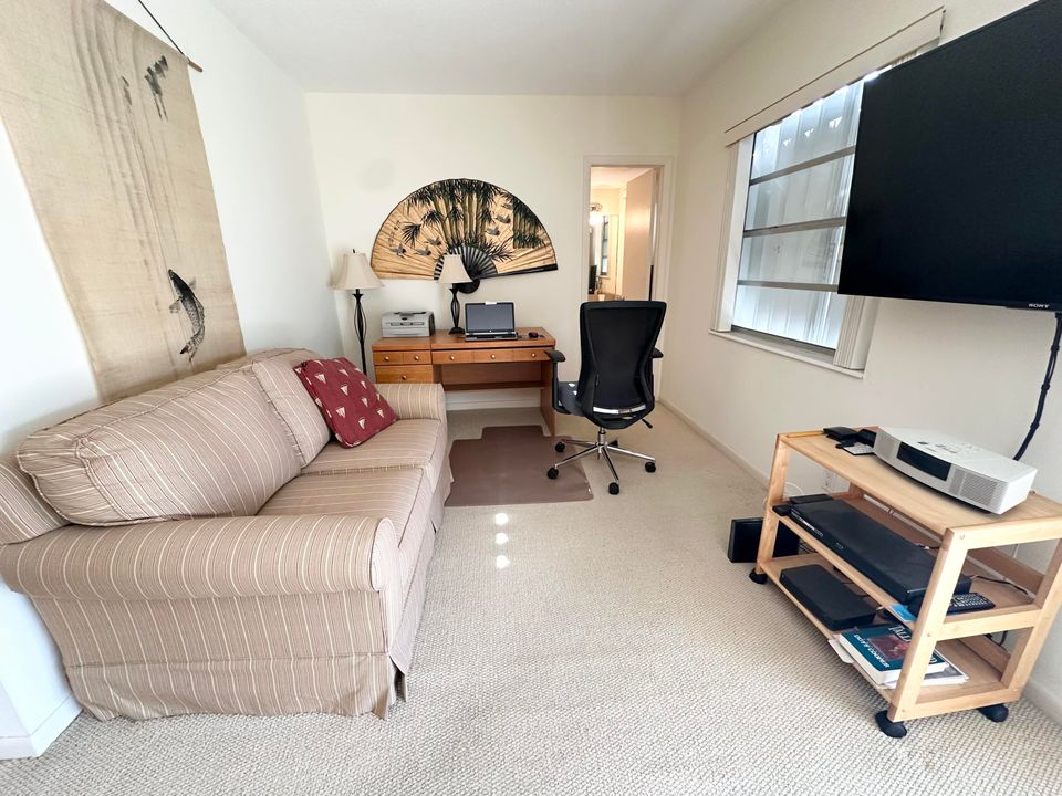 合同活跃: $119,900 (1 贝兹, 1 浴室, 850 平方英尺)