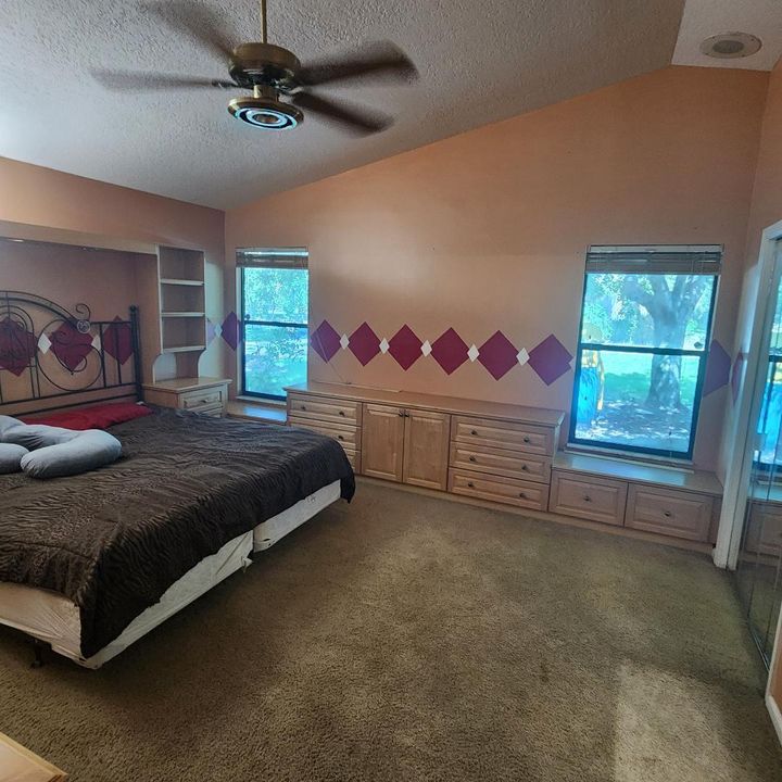 For Sale: $469,000 (3 beds, 2 baths, 2275 Square Feet)