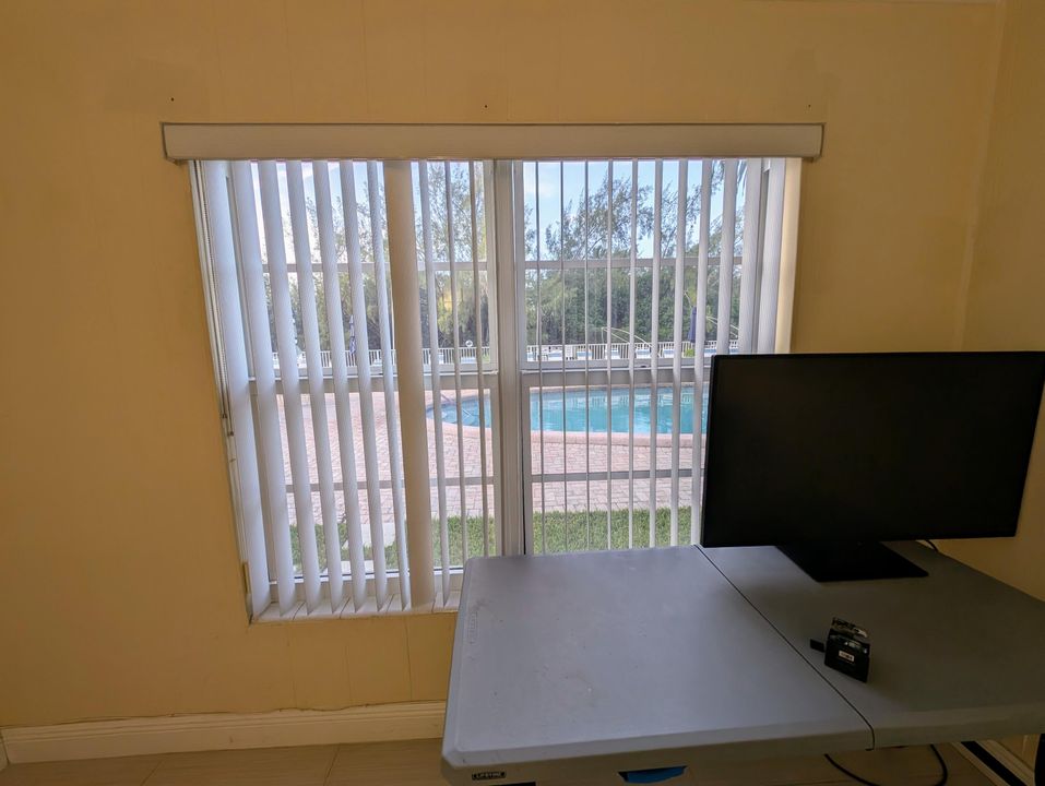 Active With Contract: $324,900 (2 beds, 2 baths, 835 Square Feet)