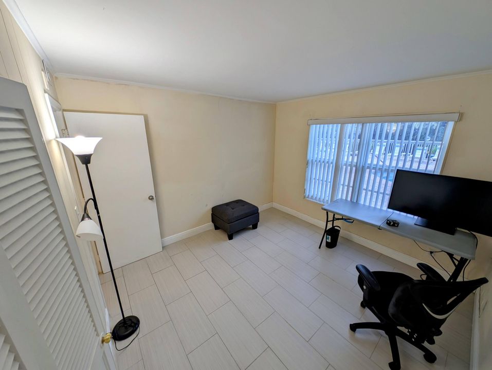 Active With Contract: $324,900 (2 beds, 2 baths, 835 Square Feet)