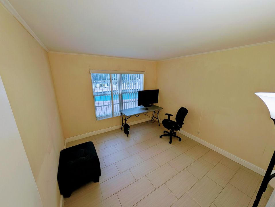 Active With Contract: $324,900 (2 beds, 2 baths, 835 Square Feet)