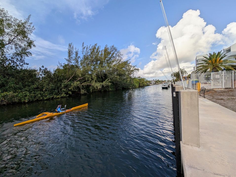 Active With Contract: $324,900 (2 beds, 2 baths, 835 Square Feet)