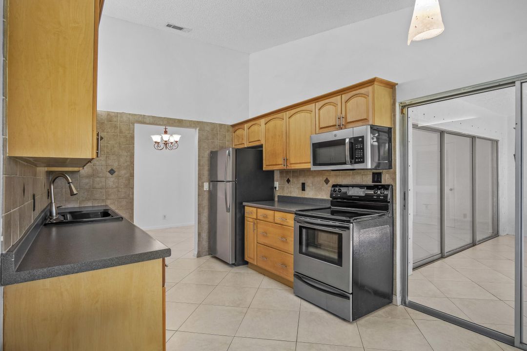 Activo con contrato: $279,900 (2 camas, 2 baños, 1440 Pies cuadrados)