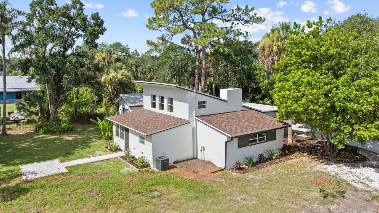 Под контрактом: $389,000 (2 спален, 2 ванн, 1850 Квадратных фут)