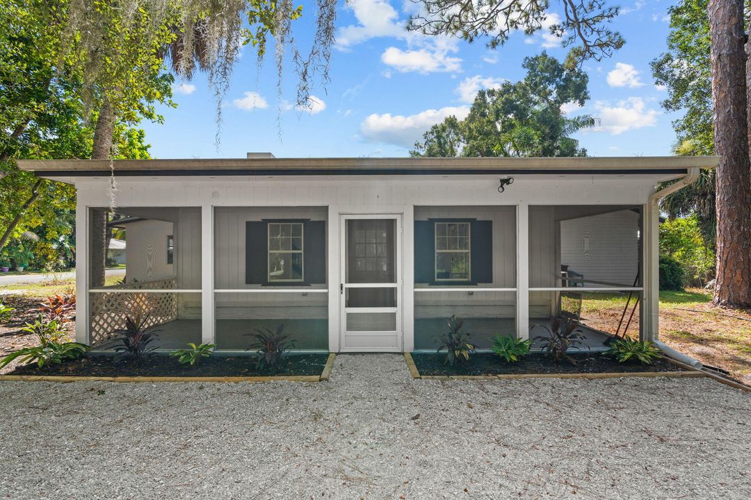 Под контрактом: $389,000 (2 спален, 2 ванн, 1850 Квадратных фут)