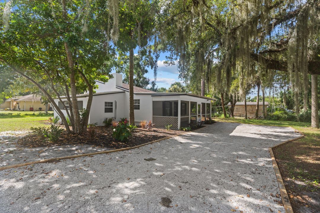 Под контрактом: $389,000 (2 спален, 2 ванн, 1850 Квадратных фут)