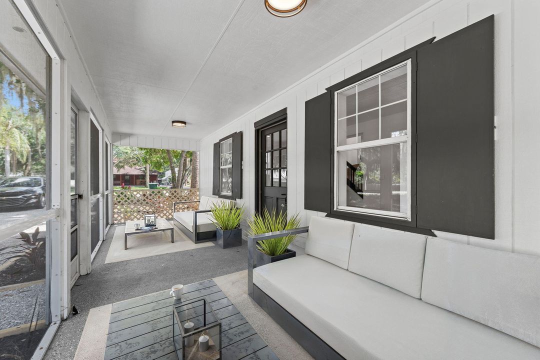 Под контрактом: $389,000 (2 спален, 2 ванн, 1850 Квадратных фут)