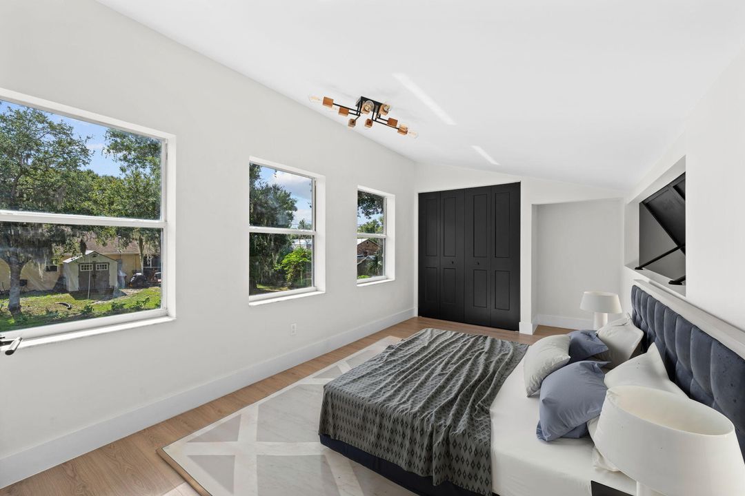 Под контрактом: $389,000 (2 спален, 2 ванн, 1850 Квадратных фут)