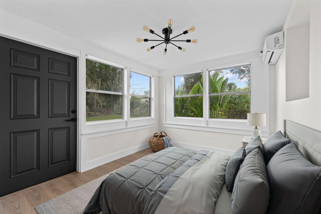 Под контрактом: $389,000 (2 спален, 2 ванн, 1850 Квадратных фут)