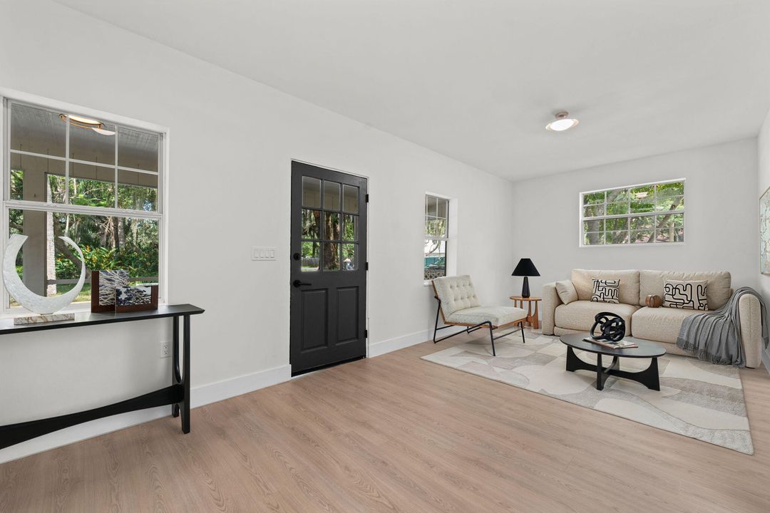 Под контрактом: $389,000 (2 спален, 2 ванн, 1850 Квадратных фут)