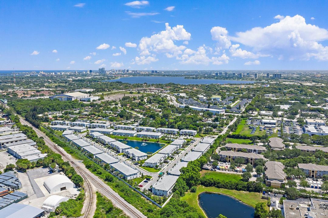 For Sale: $425,000 (3 beds, 2 baths, 1454 Square Feet)