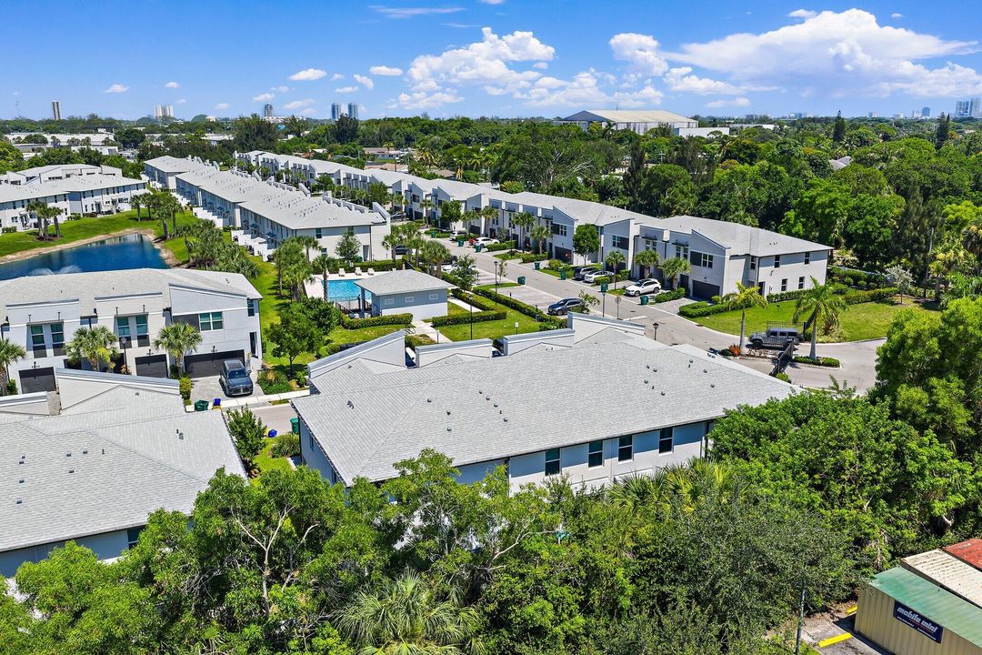 For Sale: $425,000 (3 beds, 2 baths, 1454 Square Feet)