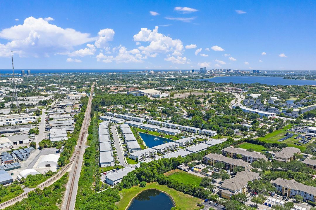 For Sale: $425,000 (3 beds, 2 baths, 1454 Square Feet)