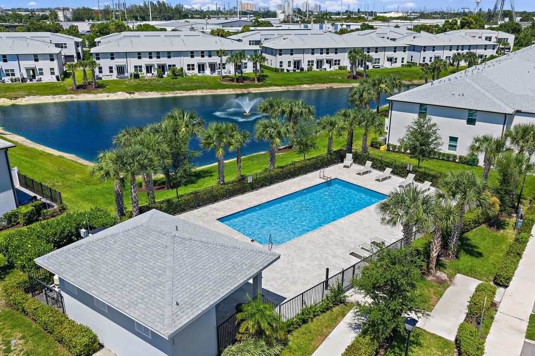 For Sale: $425,000 (3 beds, 2 baths, 1454 Square Feet)