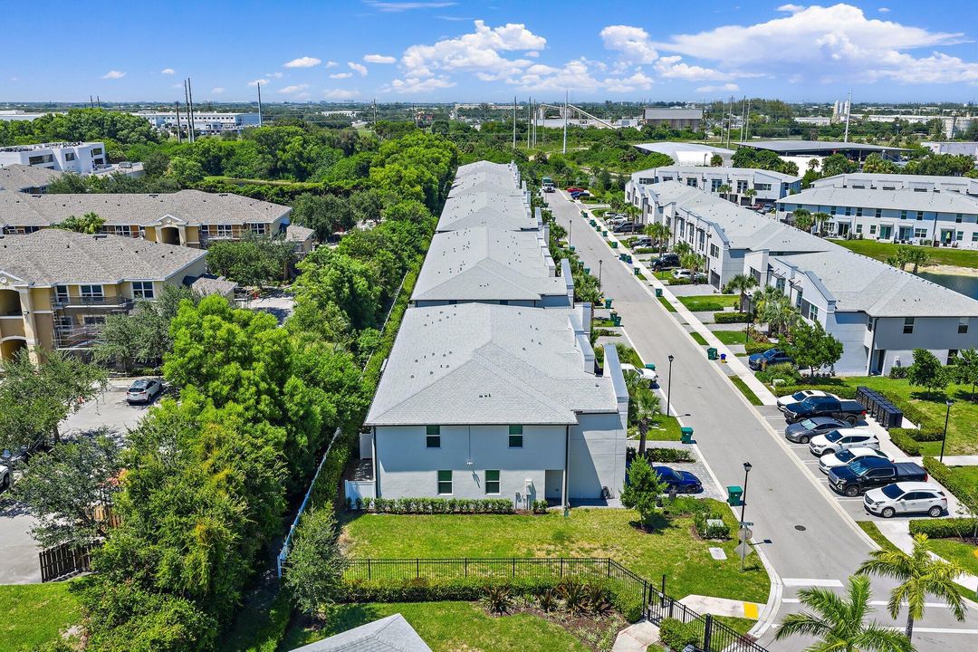 For Sale: $425,000 (3 beds, 2 baths, 1454 Square Feet)