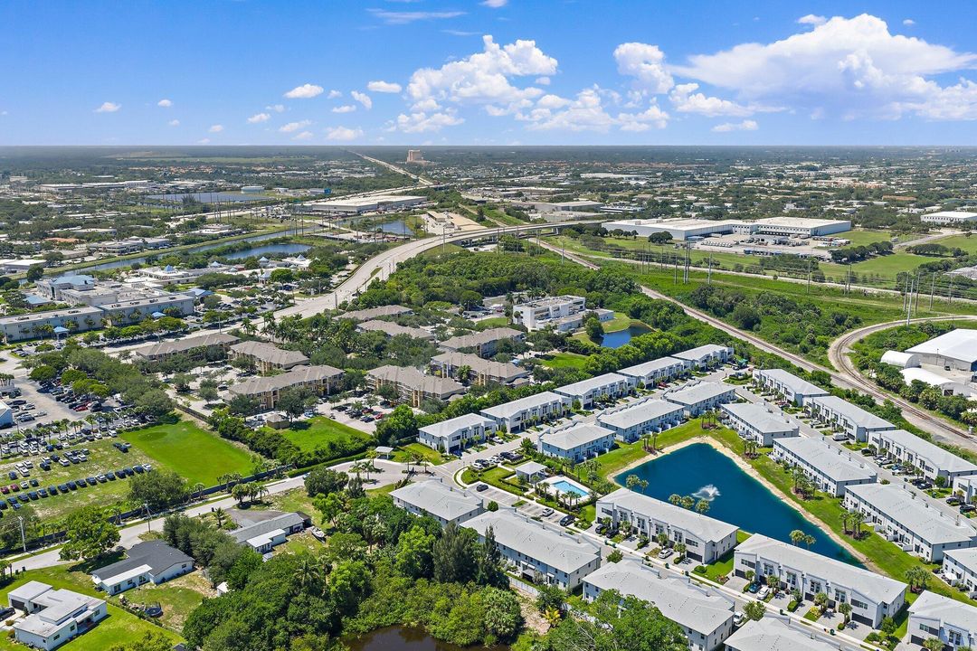 For Sale: $425,000 (3 beds, 2 baths, 1454 Square Feet)